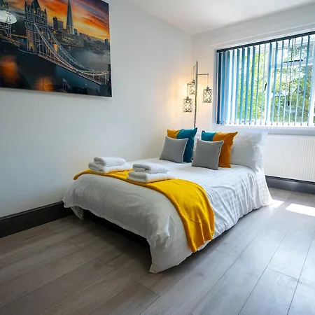 Central 1Br Apt Near Station Free Parking! Farnborough  Esterno foto