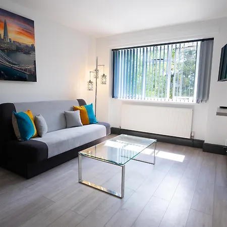 Central 1Br Apt Near Station Free Parking! Farnborough  Esterno foto